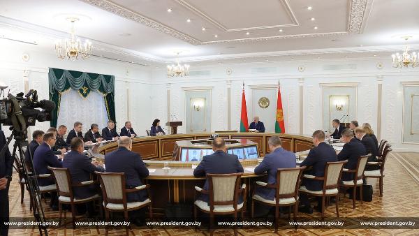 Глава государства провел селекторное совещание по вопросам преодоления последствий стихии 